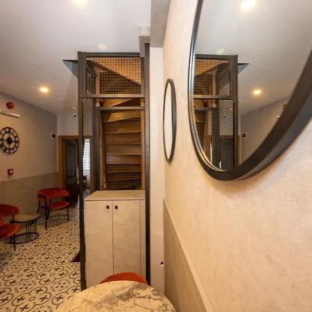 Taksim Hotel *