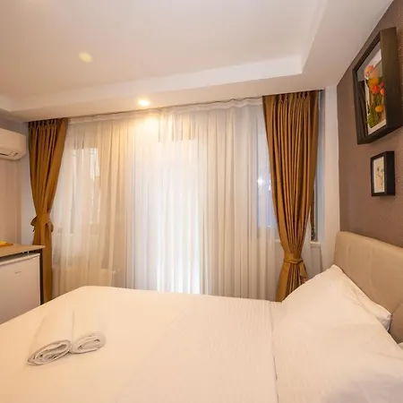 Taksim Hotel *