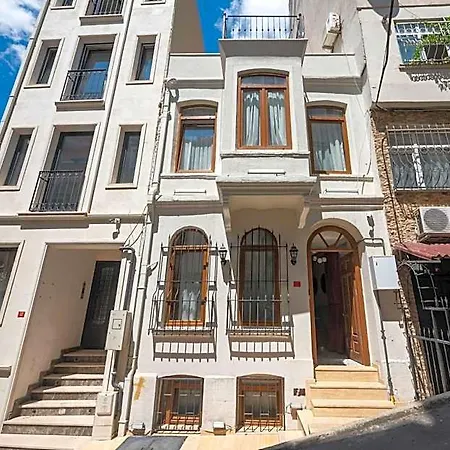 Taksim Hotel *